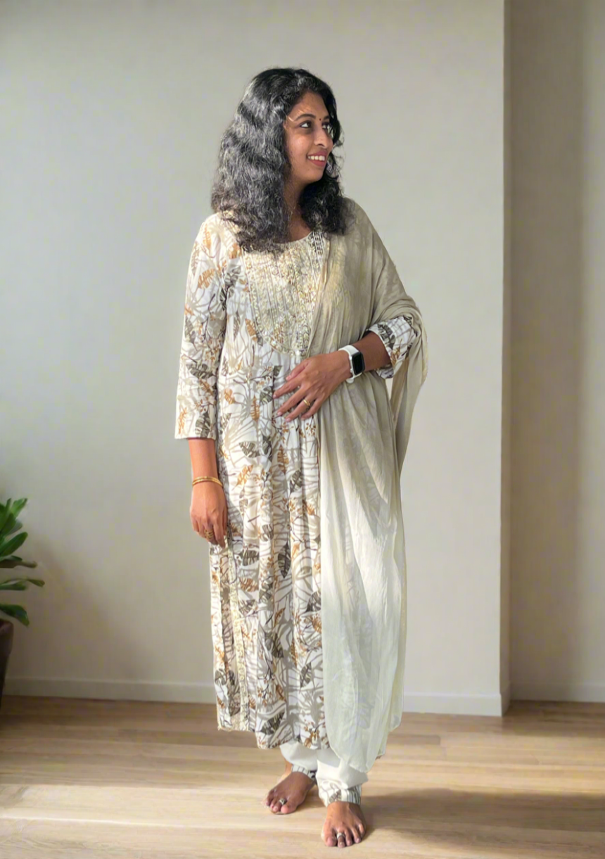 Nidhi Pastel Grey Naira-Cut Suit