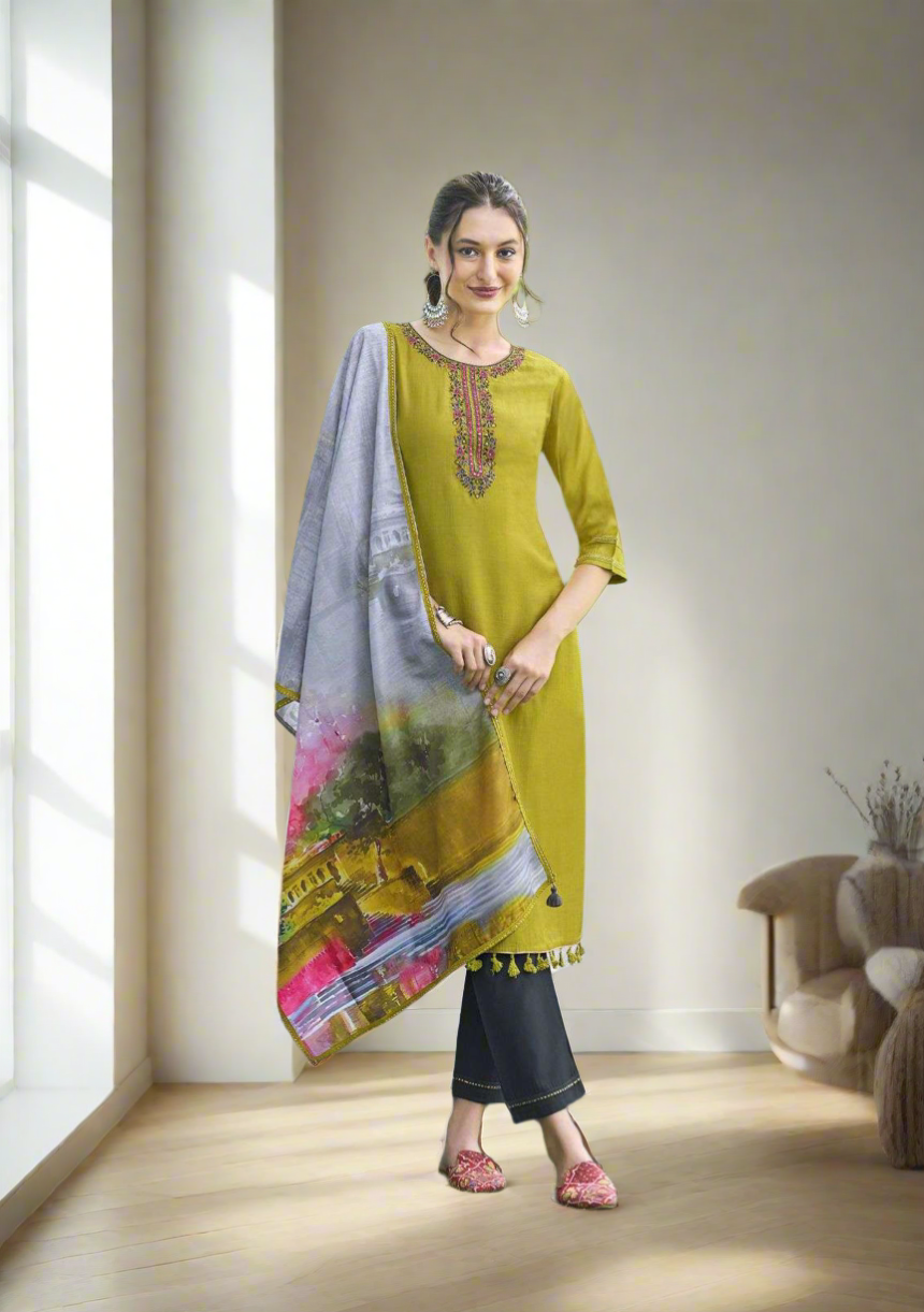 Sarin Mehandi Suit