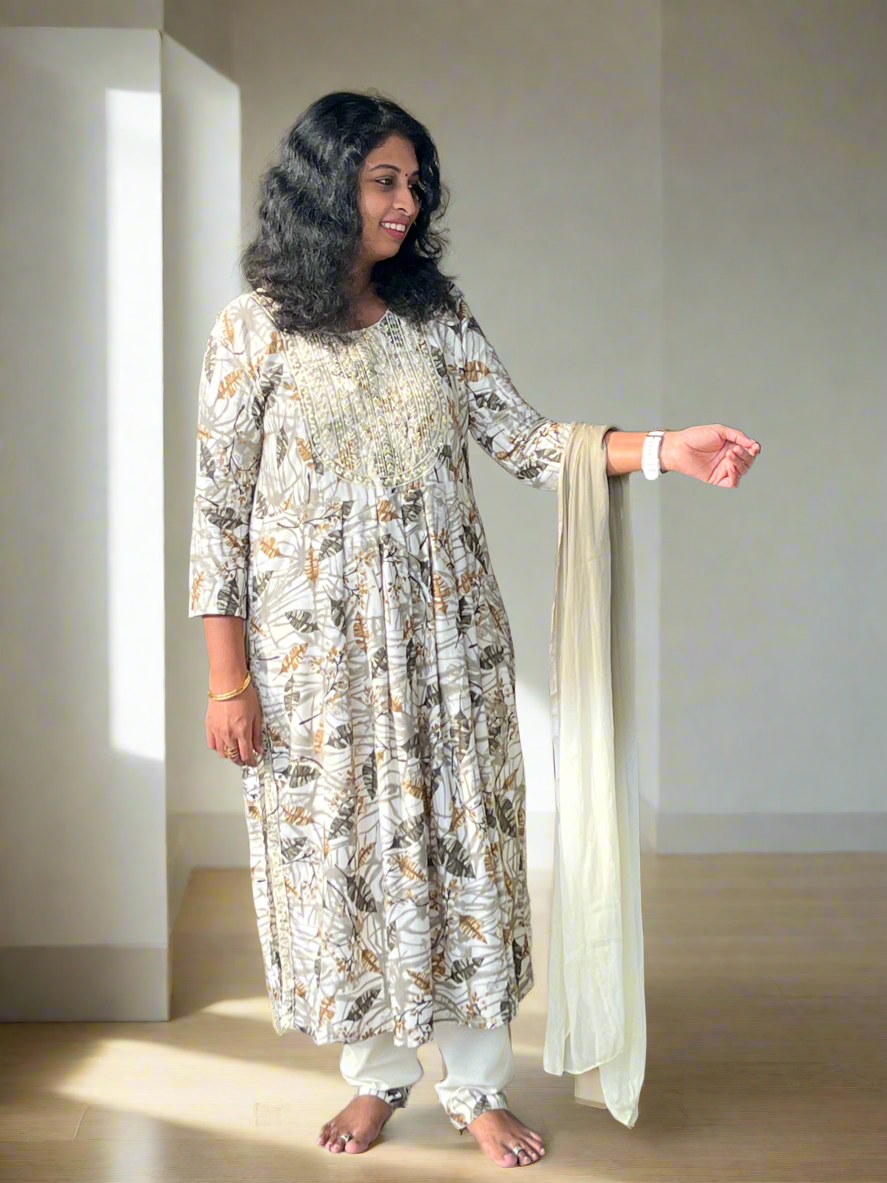 Nidhi Pastel Grey Naira-Cut Suit