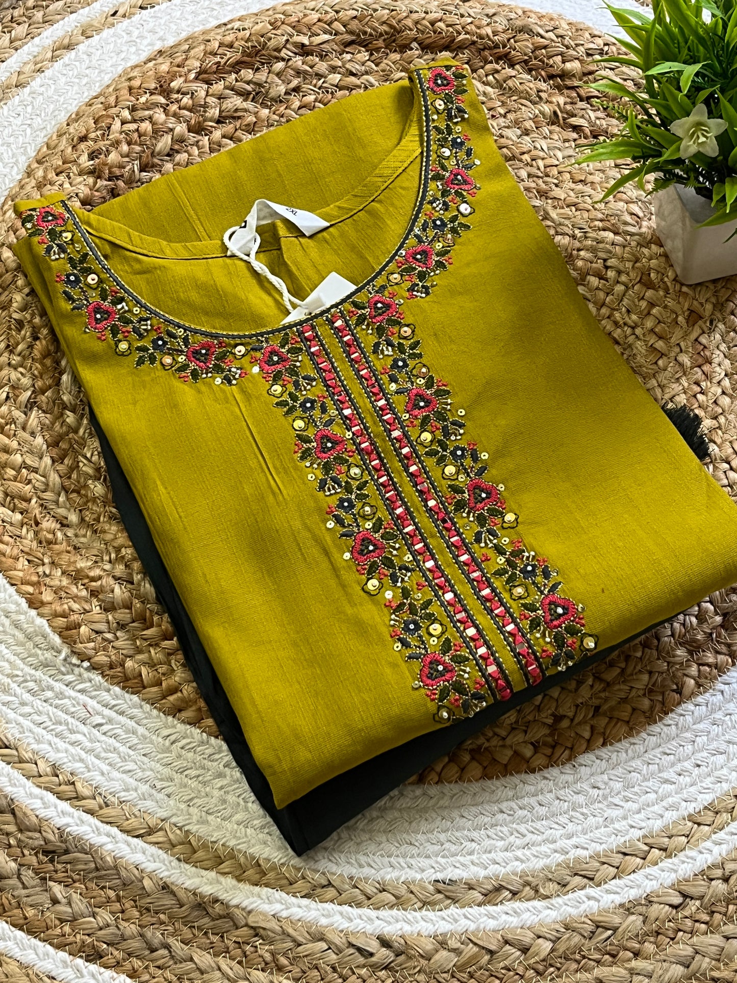 Sarin Mehandi Suit
