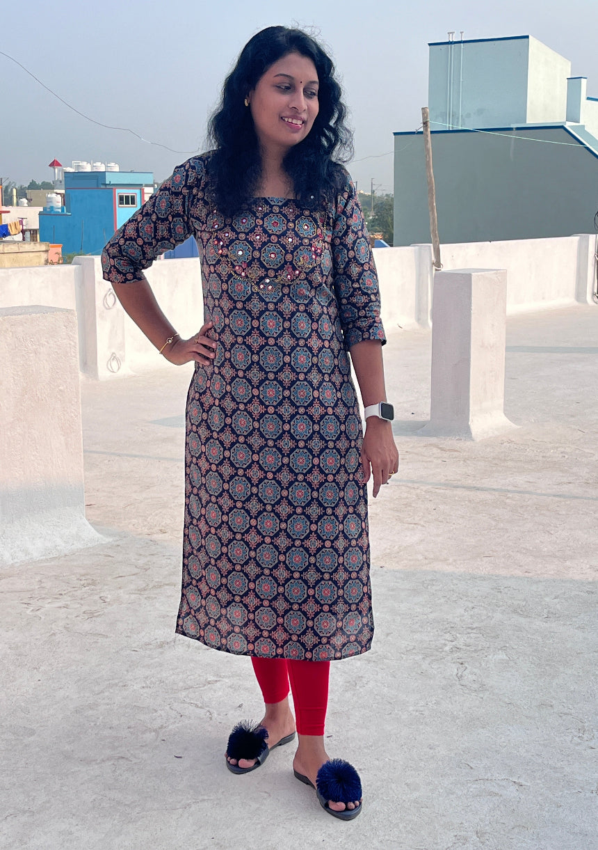 Thara Navy Blue Stright-Cut Kurtis