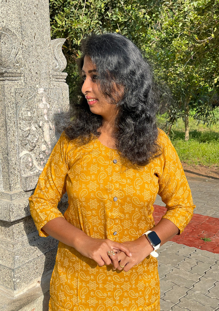 Mozhi Mustard Straight-Cut Kurtis