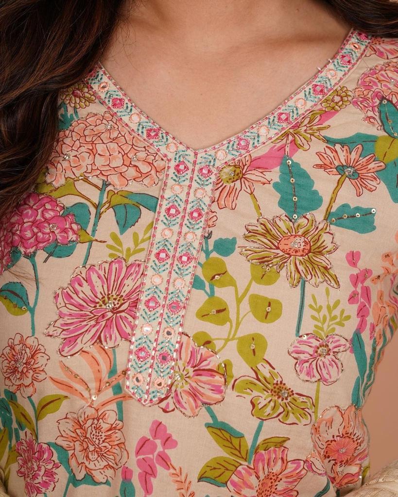 Selvi Cream Multicolor Straight-Cut Suit