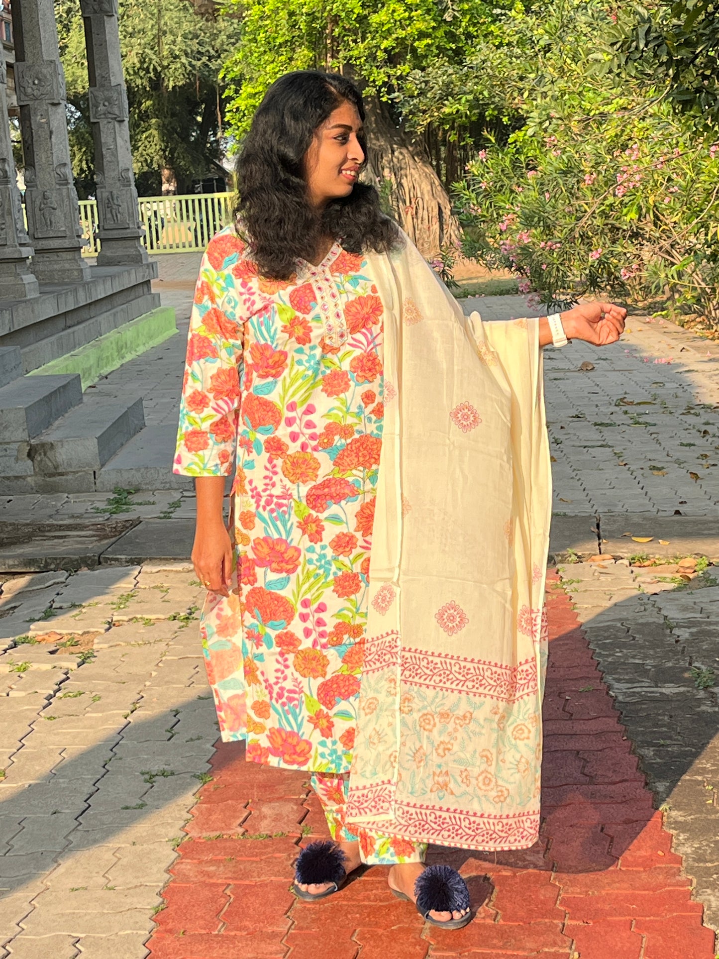 Selvi Cream Multicolor Straight-Cut Suit
