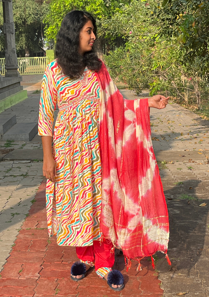 Paaru Rose-red Multicolor Alia-Cut Suit